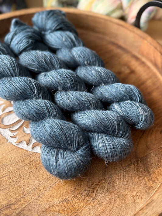 Merino Linen Singles - Blue Monday
