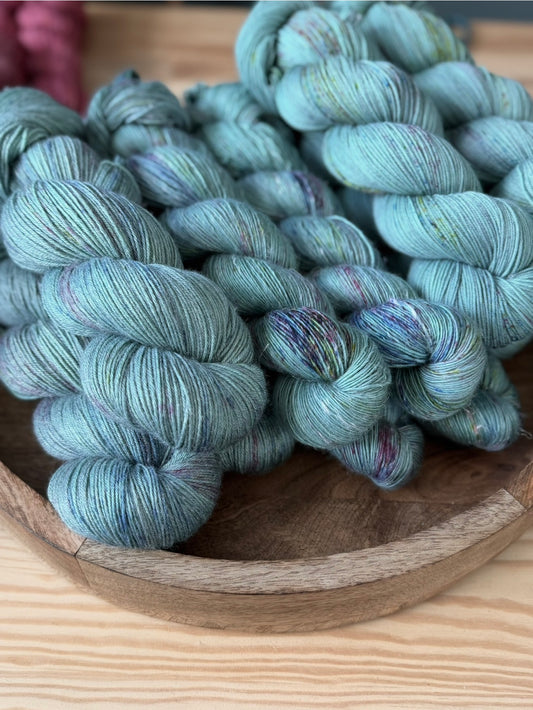 Lotus Fingering - ‘April Showers’